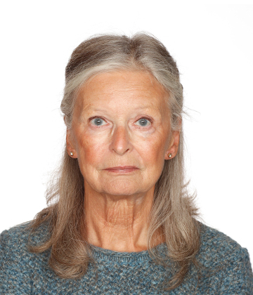Village Studio passport image 08